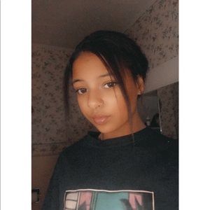 Meet your Posher, Akira